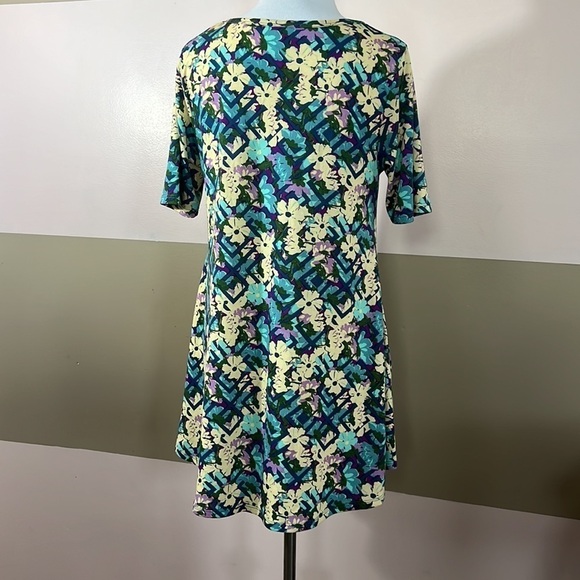 Lularoe Classic T - Picture 3 of 6